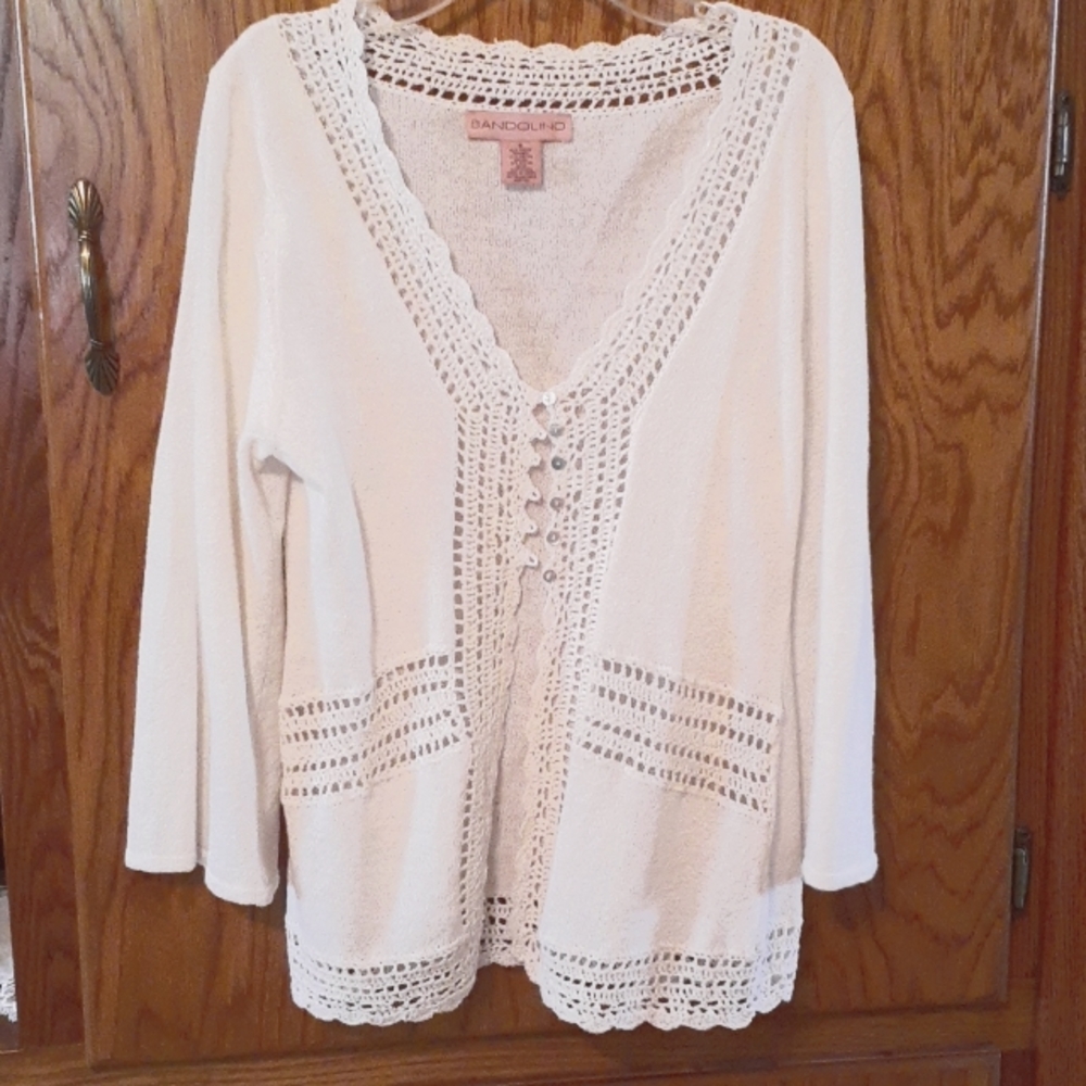 👉*LIGHTWEIGHT* WHITE KNIT SWEATER with CROCHET EMBELLISHMENTS